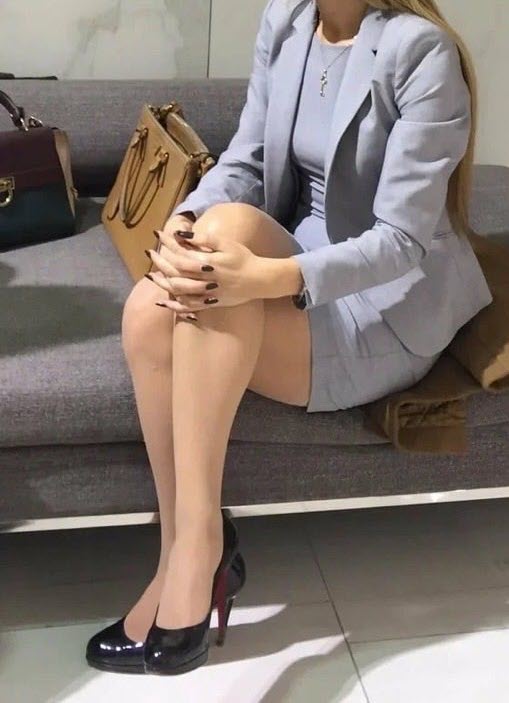 Candid Pantyhose and Pantyhose in Public