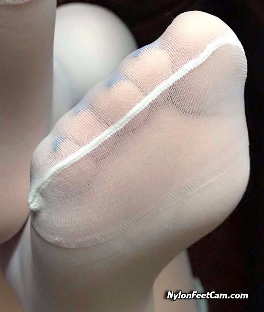 Nylon Feet on NylonFeetCam.com